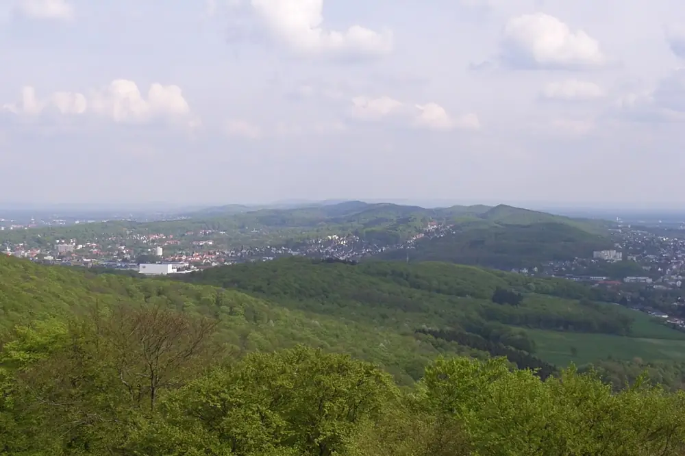 Blick vom Turm an der Hünenburg